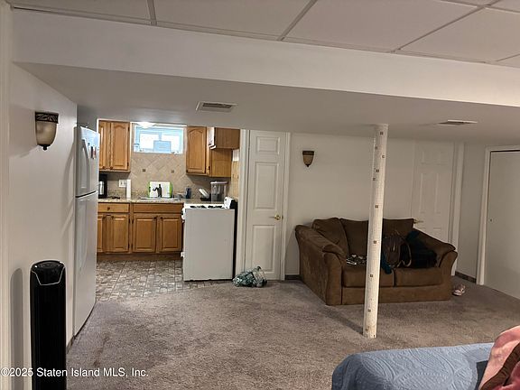 4th image of 175 Barlow Ave #Basement