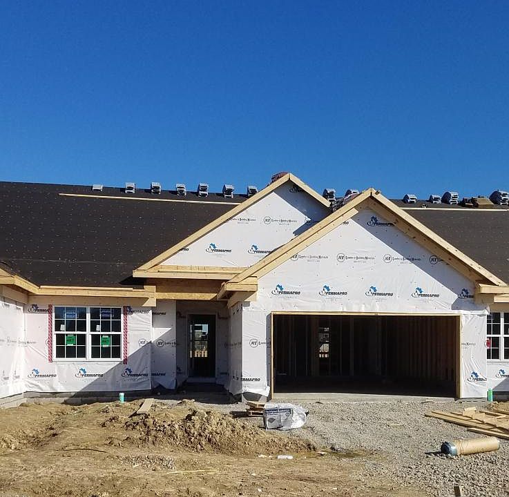 2nd image of 467 Villa Ln