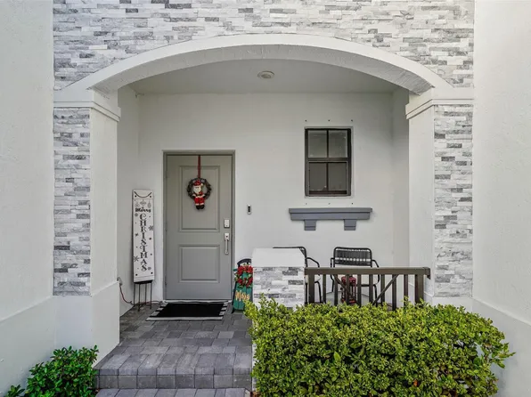 659 NW 204th Street, Miami, FL 33169