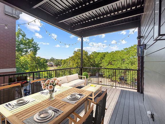 4th image of 1901 W Schiller St #3