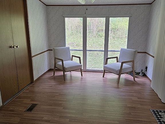 5th image of 1417 Sugar Grove Rd