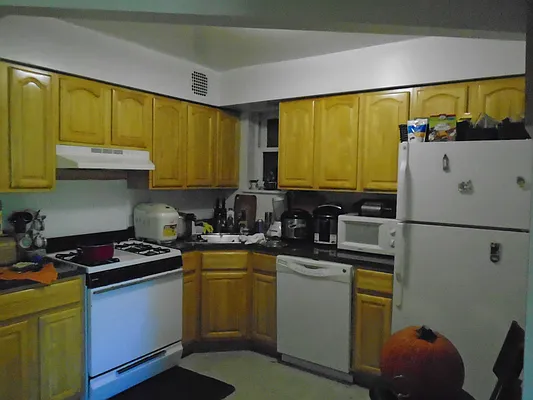 Rented by 18 REALTY | media 11