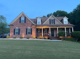 1424 Rockview Ln, Loganville, GA 30052