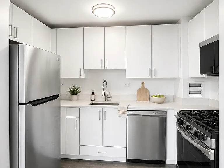 35 W 33rd St #30D — Photo 5