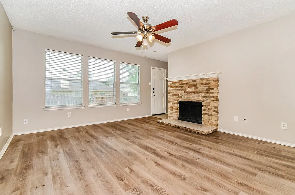 3 bed, 2.0 bath, 1477 sqft, $1,770 — Photo 4