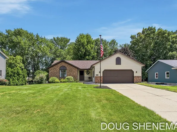 6632 City View Dr, Hudsonville, MI 49426