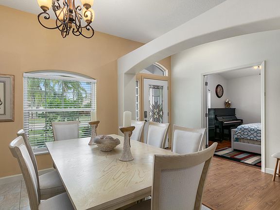 2nd image of 3818 Sunward Dr