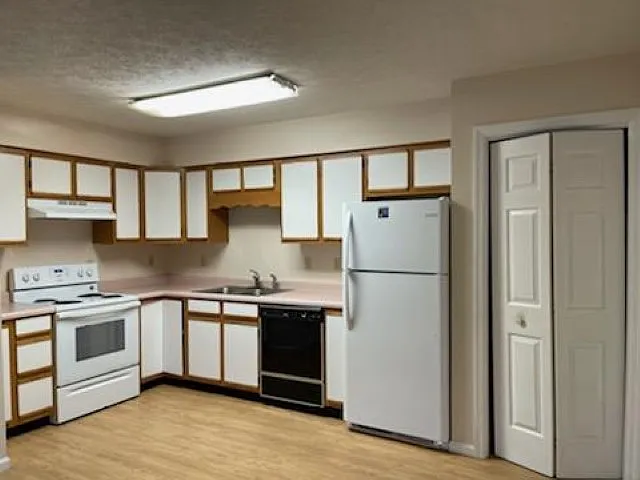 258 Wildwood St #2B — Photo 2