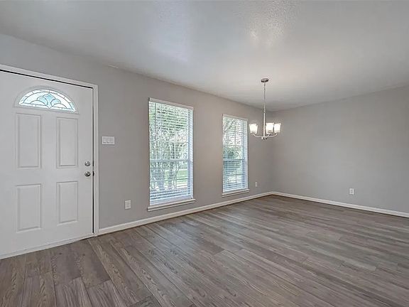 3rd image of 10800 Briar Forest Dr