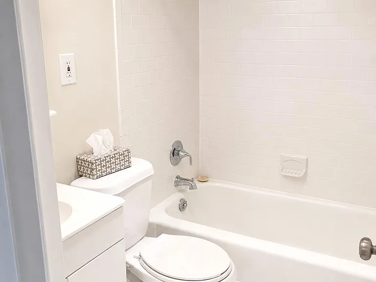 200 Locust St #4DN — Photo 8