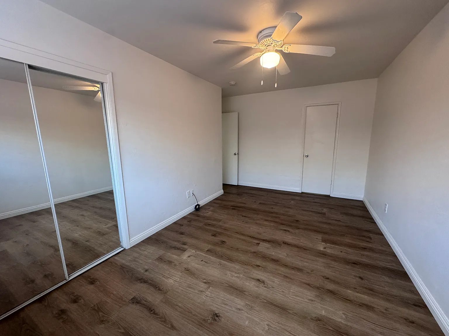 3 bed, 1.5 bath, 1100 sqft, $3,195 — Photo 4