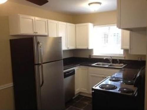 2nd image of 4014 N Hall St