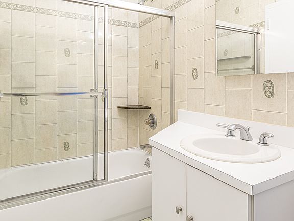 5th image of 150 E 87th St #2E