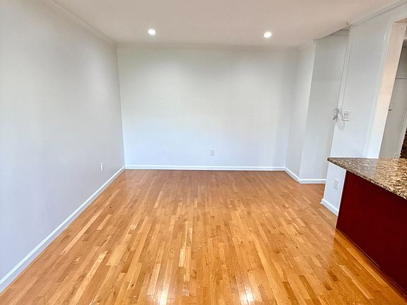 4th image of 118 Quincy St APT C2