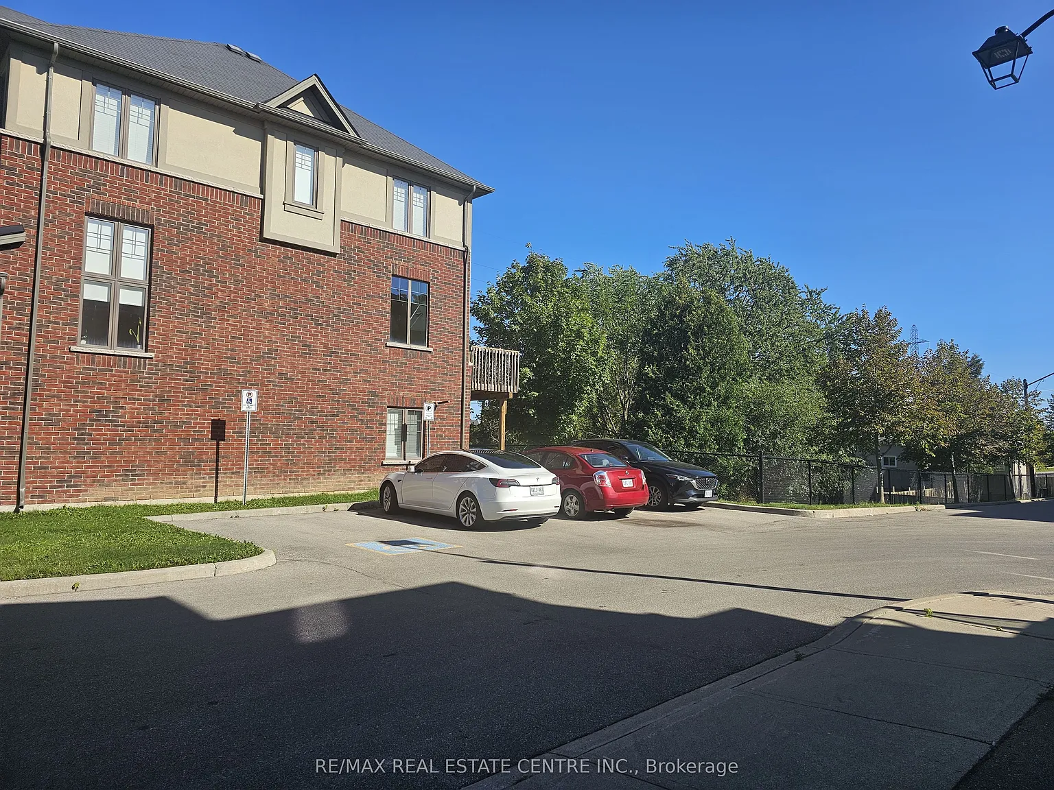 2 bed, $2,600 — Photo 4