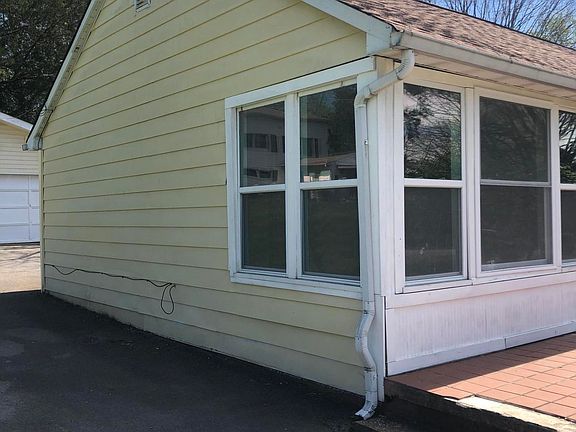 3rd image of 3408 Knox Ln