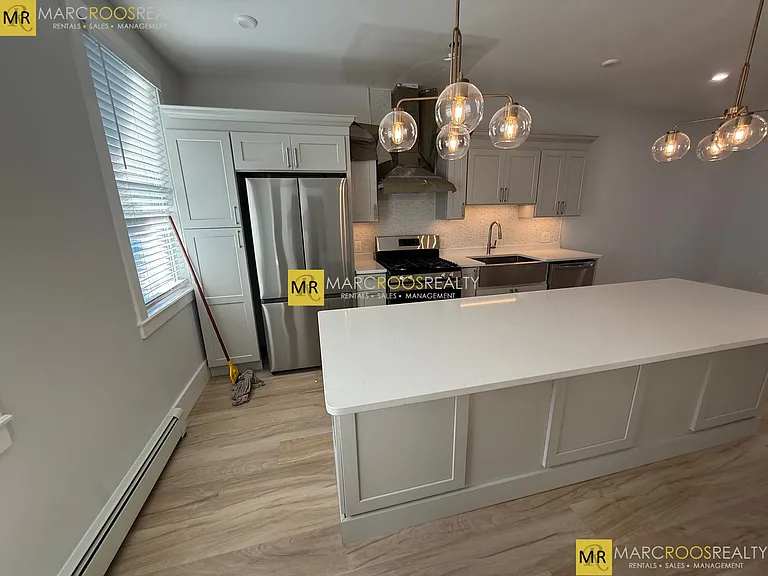 55 W Eagle St #2 — Photo 12