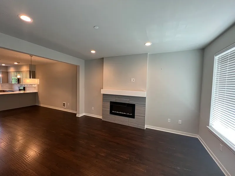 2 bed, 2.0 bath, 1436 sqft, $2,550 — Photo 3