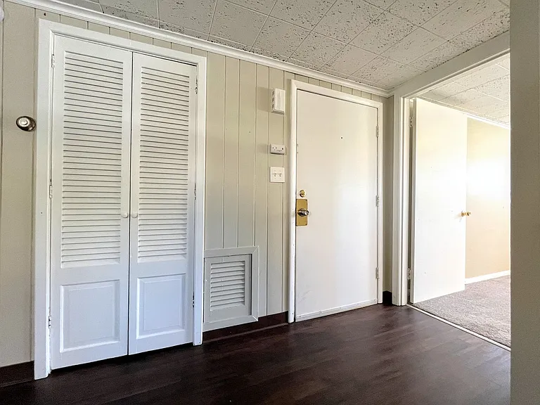 2676 Sheridan Dr — Photo 6