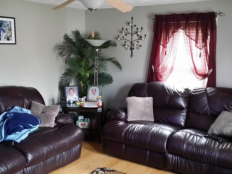2nd image of 84 Arlington St #1