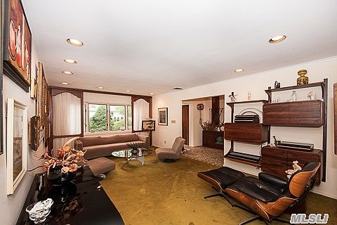 2nd image of 1086 Melissa Ln