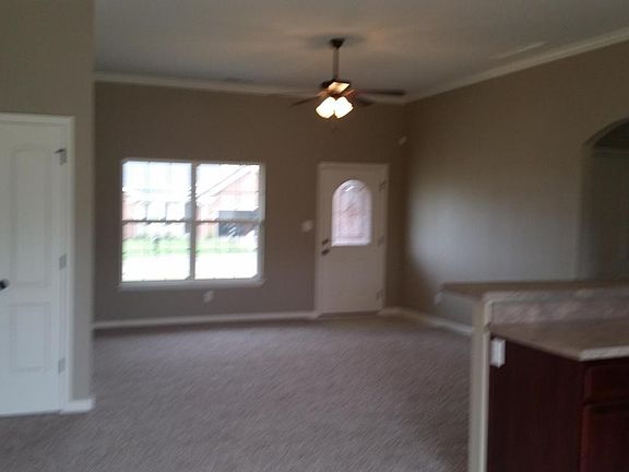 10 Foot ceilings in Greatroom