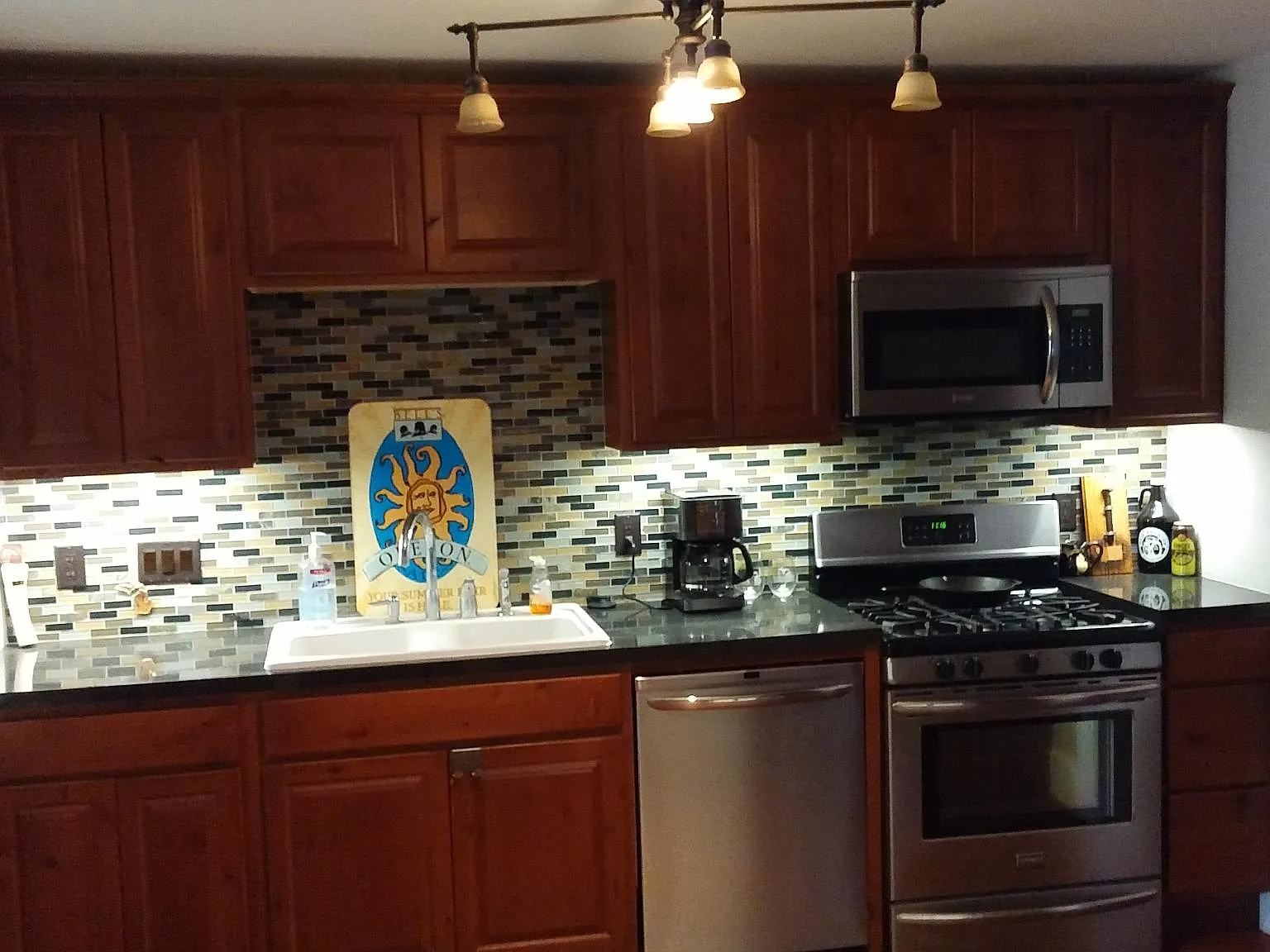 2 bed, 1200 sqft, $1,995 — Photo 3