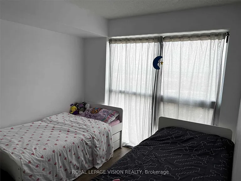 30 Meadowglen Pl #2207 — Photo 17