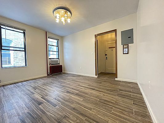 2nd image of 2314 Broadway APT 2