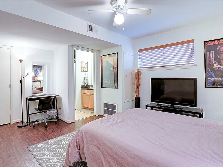 1222 Welch St #2 — Photo 2