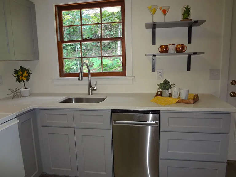 432 S Greensboro St — Photo 13