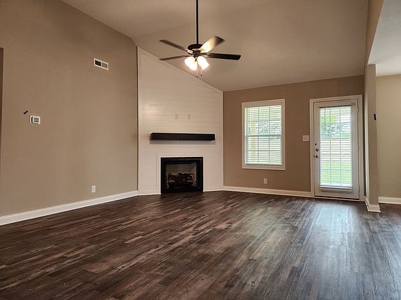 3rd image of 1118 Whitney Dr