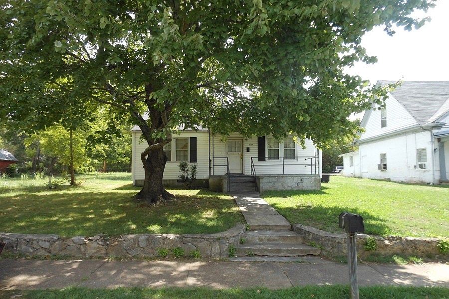 1st image of 3204 12th Ave