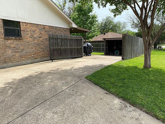 4th image of 1713 Coral Rock Ct