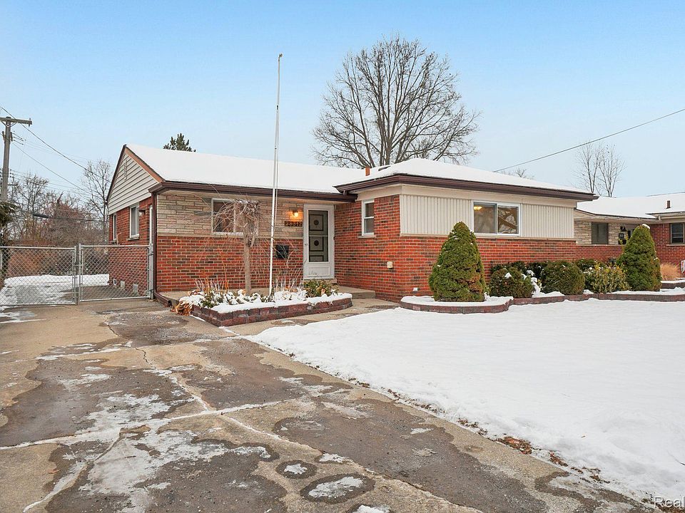 1st image of 28312 Mackenzie Dr