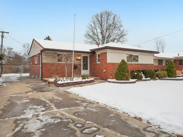 28312 Mackenzie Dr, Westland, MI 48185