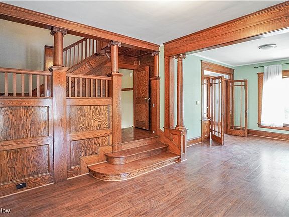 3rd image of 603 W Market St