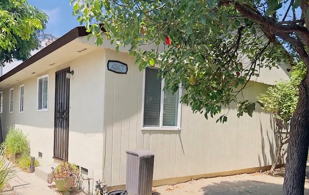 2 bed, 920 sqft, $3,750 — Photo 1