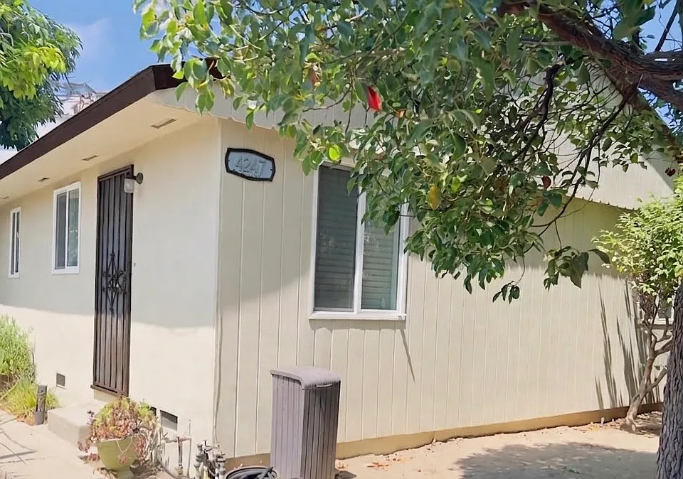 4249 S Centinela Ave