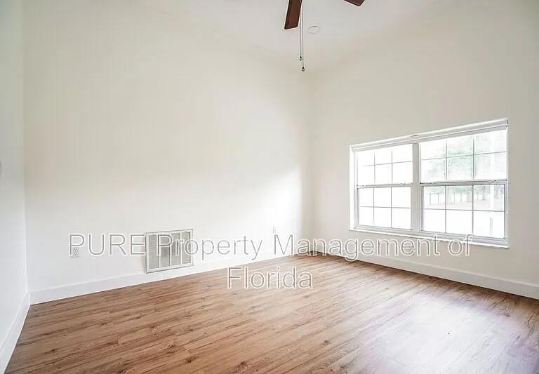14232 SW 8th Ave — Photo 6