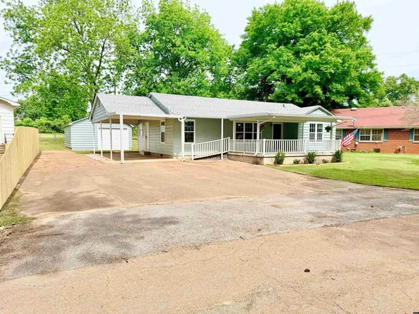 522 Tilghman St, Kenton, TN 38233
