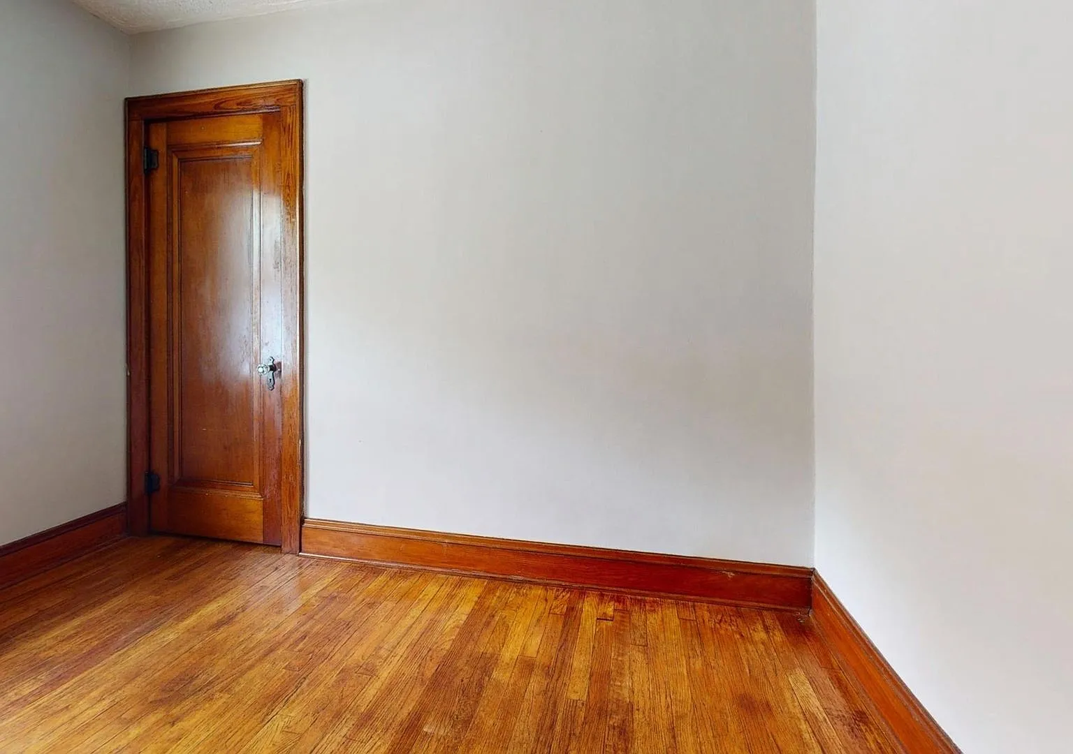 Akron 2 Bedroom Single Family Home (Move in Special) — Photo 3