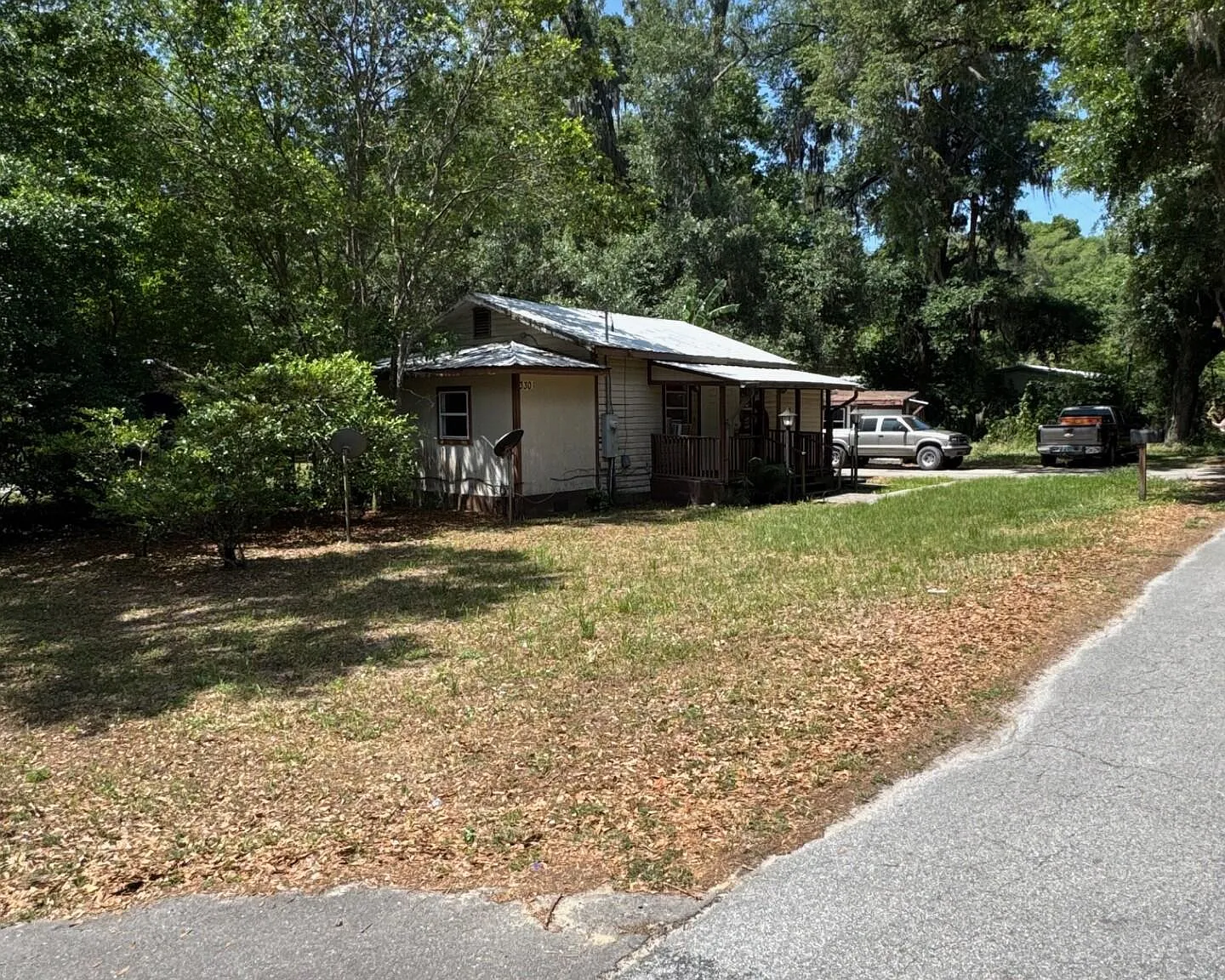 2 bed, 1.0 bath, 856 sqft, $1,600 — Photo 2