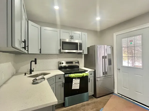 (undisclosed Address), Shirley, NY 11967