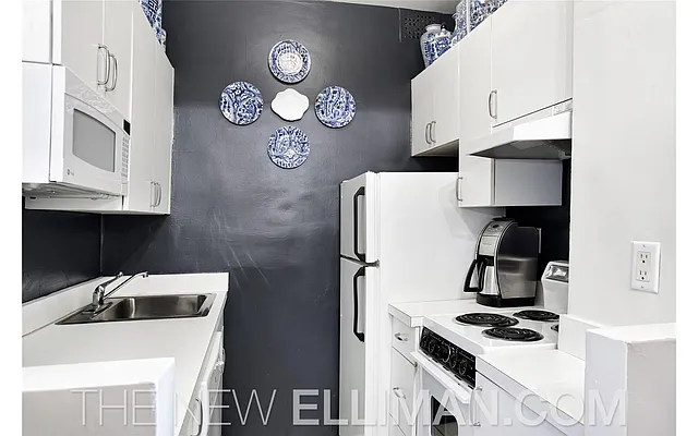 Rented by Douglas Elliman | media 10