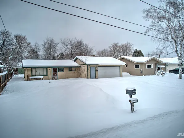 821 Lakeside Ave, Lanse, MI 49946