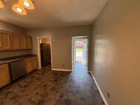 5th image of 117 Rankin St