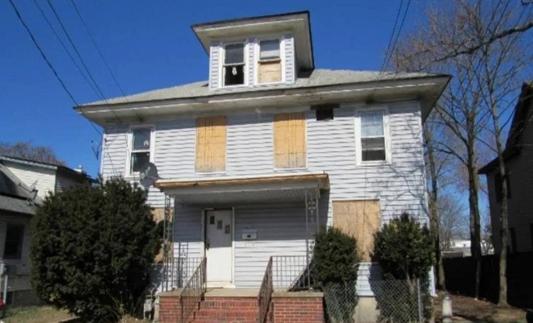 208-210 D St photo 1