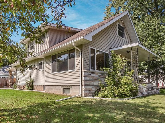 3rd image of 200 Soo Avenue W