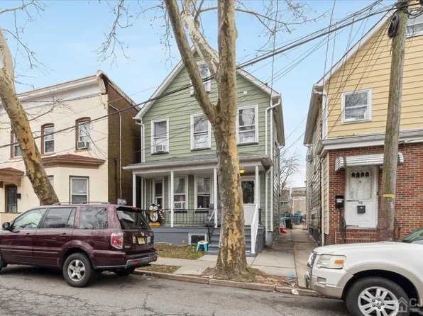 527 W Side Ave, Perth Amboy, NJ 08861